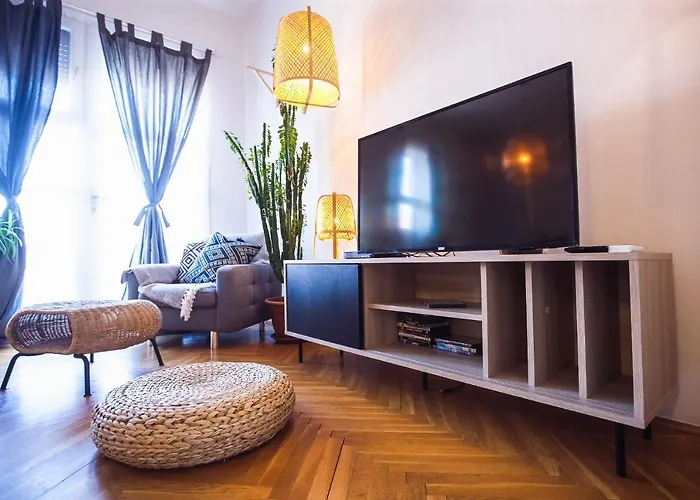 Inda Апартаменти Еґер