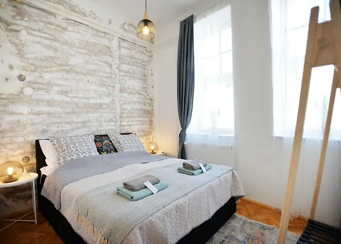 Апартаменти Inda Еґер